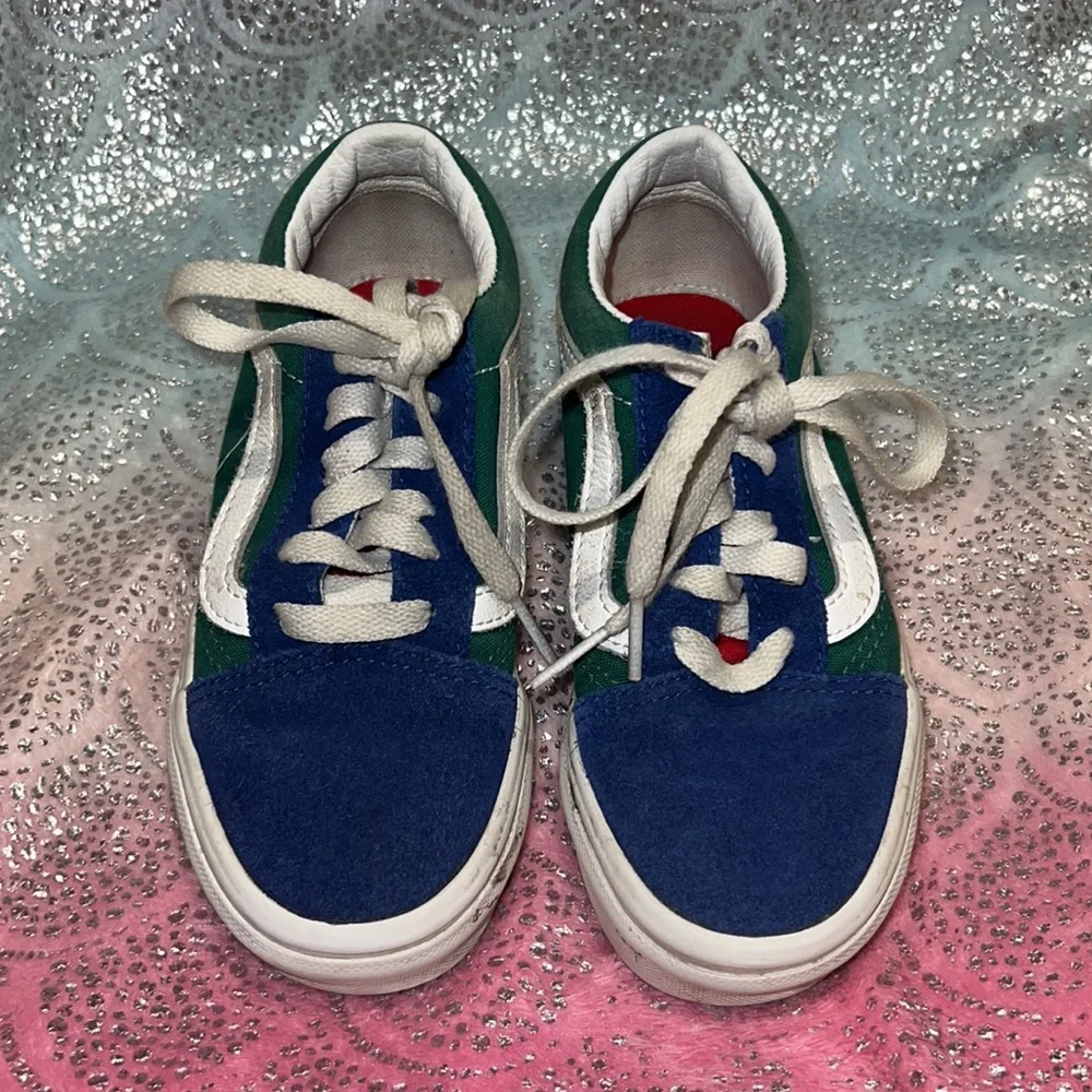 Vans - Picture 2 of 3
